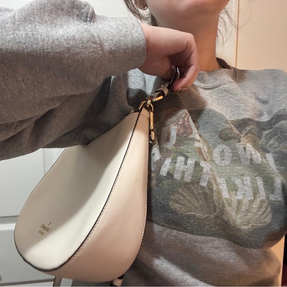 Kate Spade Cream Shoulder Bag with Gold Accents - Picture 6 of 8